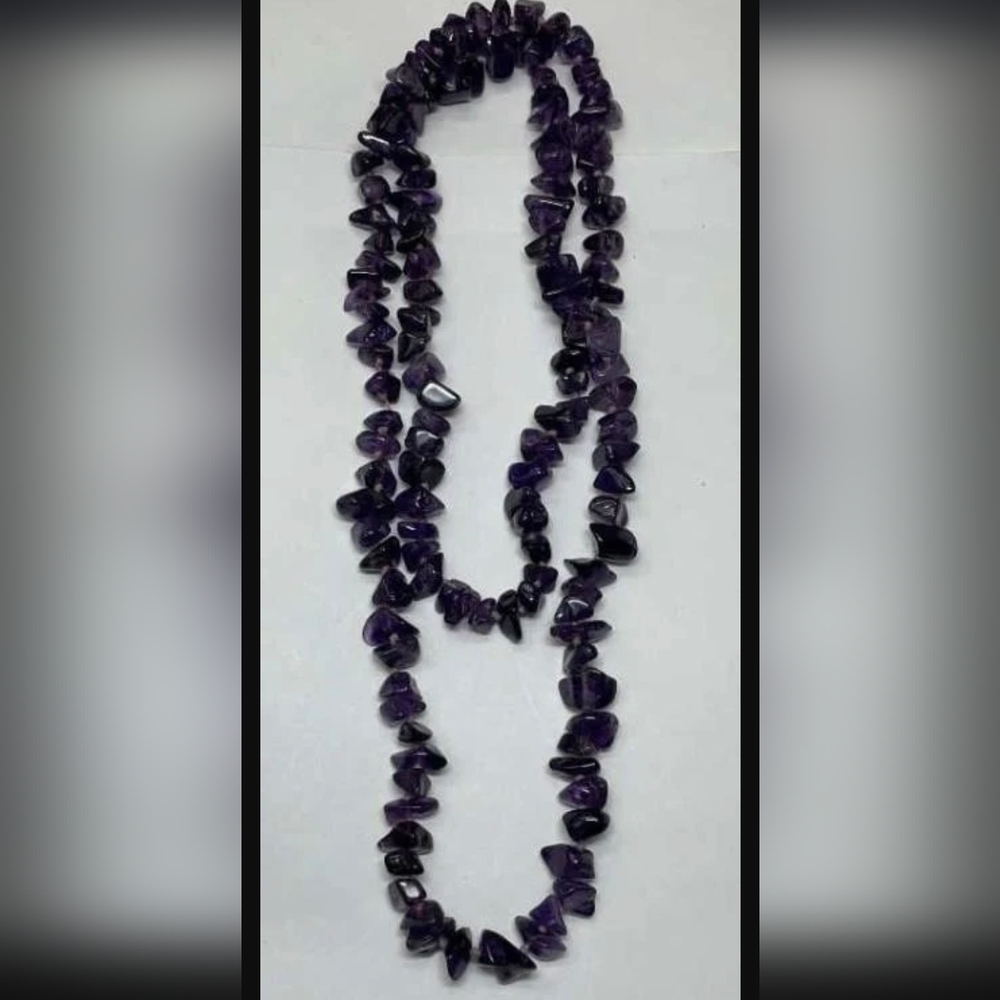 VINTAGE Polished Amethyst Beaded Necklace With a Long, Clasp-free Design